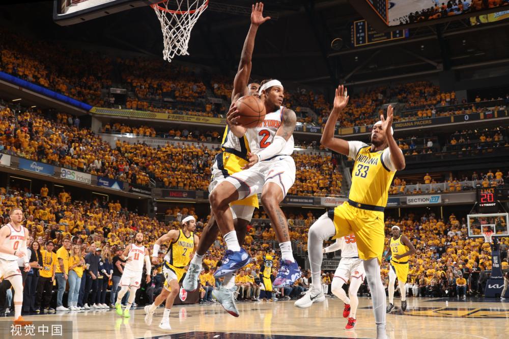 他在这里需 他在这里需